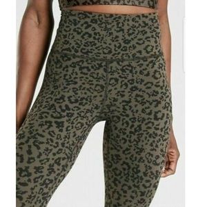 Athleta Leopard Elation Ultra High Rise Legging 🐆